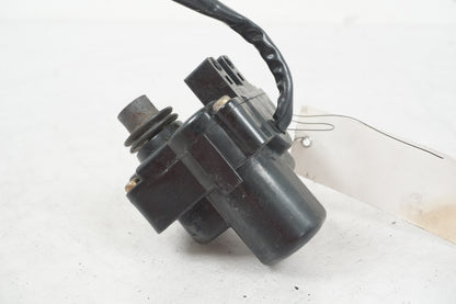 Baksidan på Avgasspjällmotor från en Yamaha YZF 1000 R -1997 motorcykel.