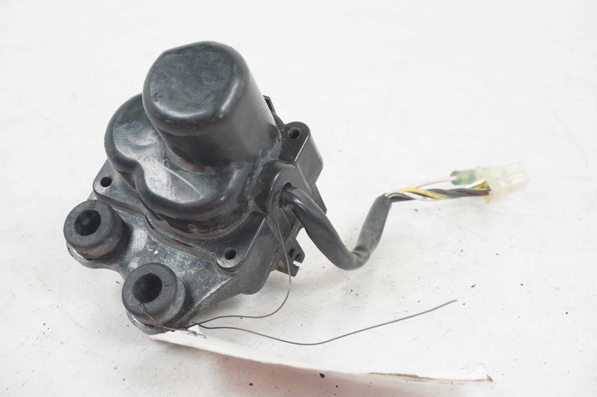 Höger sida på Avgasspjällmotor från en Yamaha YZF 1000 R -1997 motorcykel.