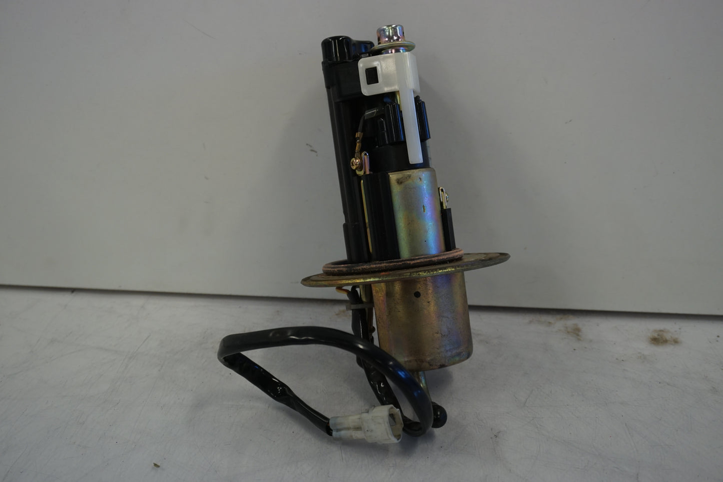 Framsidan på Bensinpump insprut från en Kawasaki Z 1000 -2003 motorcykel.