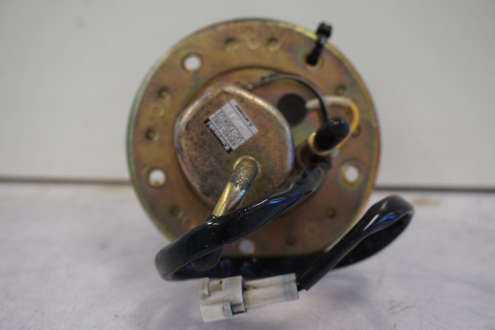 Snett uppifrån på Bensinpump insprut från en Kawasaki Z 1000 -2003 motorcykel.