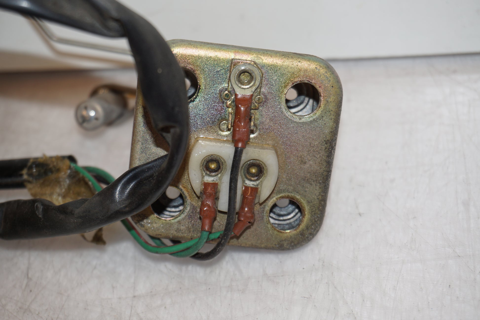 Höger sida på Bensintankgivare från en Yamaha FJ 1200 -1989 motorcykel.