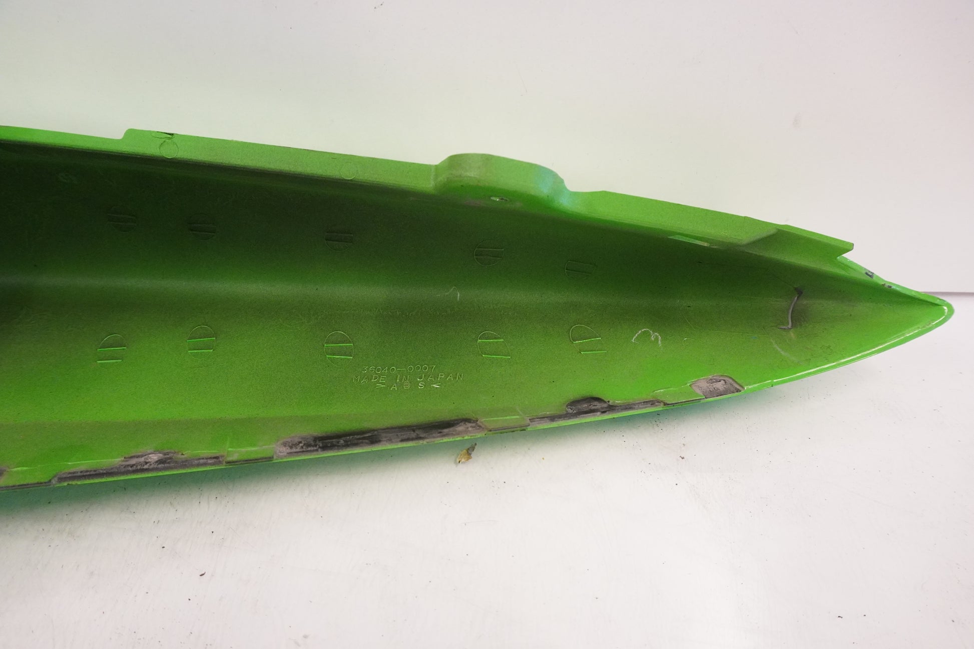 Vänster sida på Bakvinge från en Kawasaki ZX-10R -2005 motorcykel.