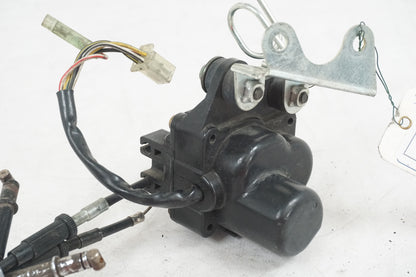 Höger sida på Avgasspjällmotor från en Yamaha YZF 1000 R -1998 motorcykel.