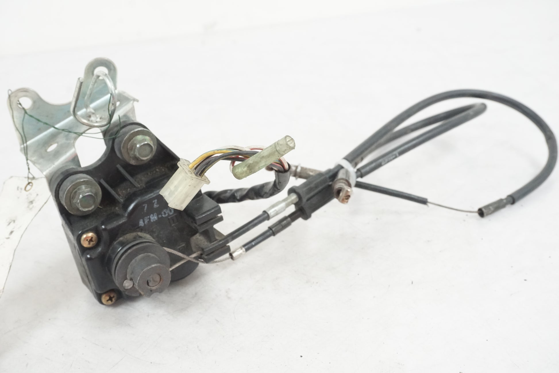 Vänster sida på Avgasspjällmotor från en Yamaha YZF 1000 R -1998 motorcykel.