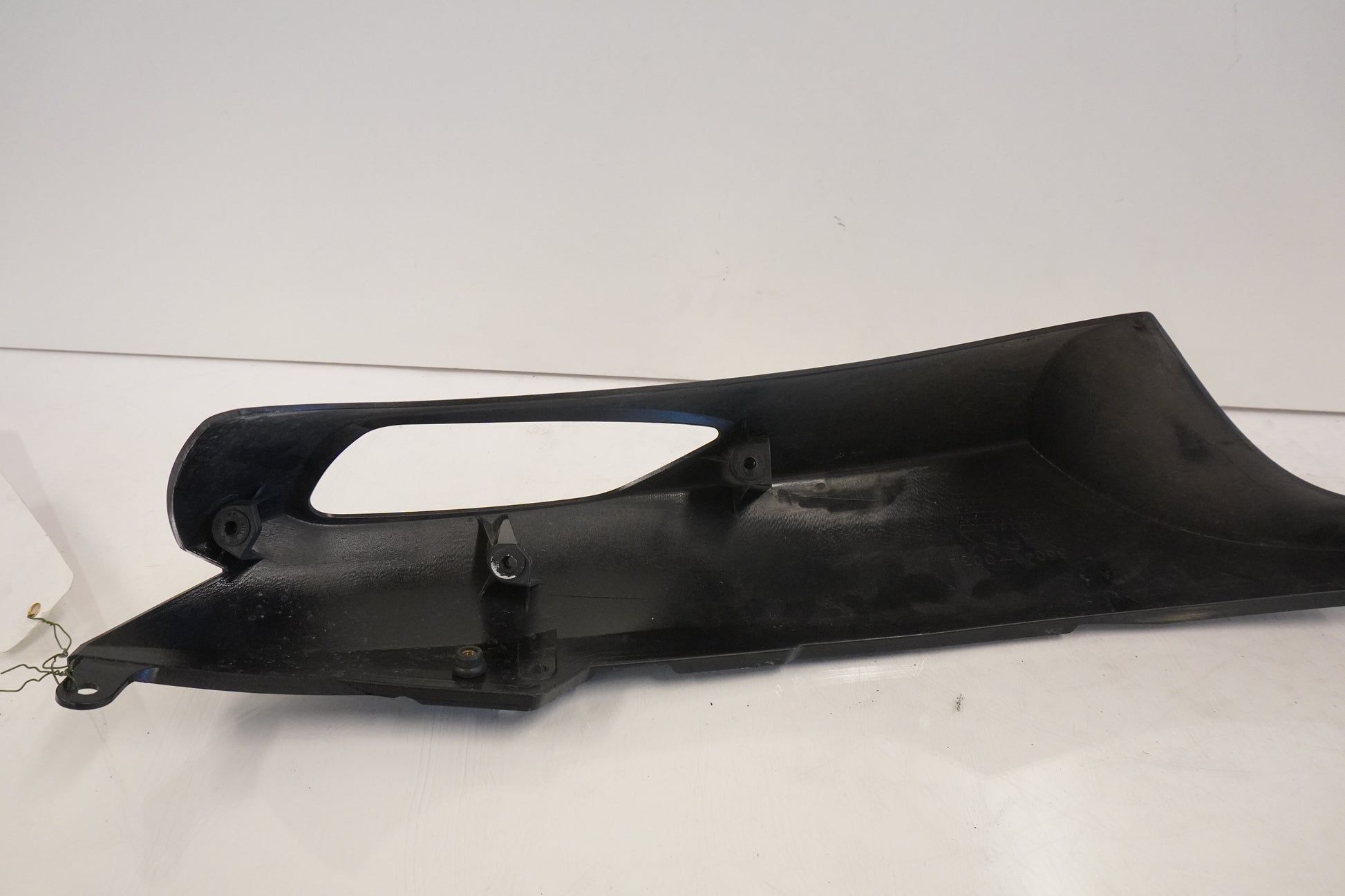 Baksidan på Bakvinge från en Kawasaki ZZ-R 1400 -2010 motorcykel.