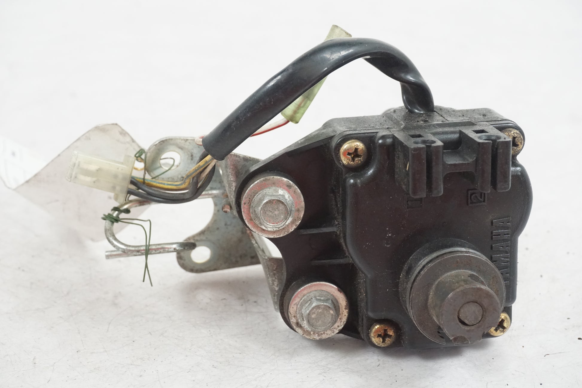 Framsidan på Avgasspjällmotor från en Yamaha YZF 750 R -1994 motorcykel.