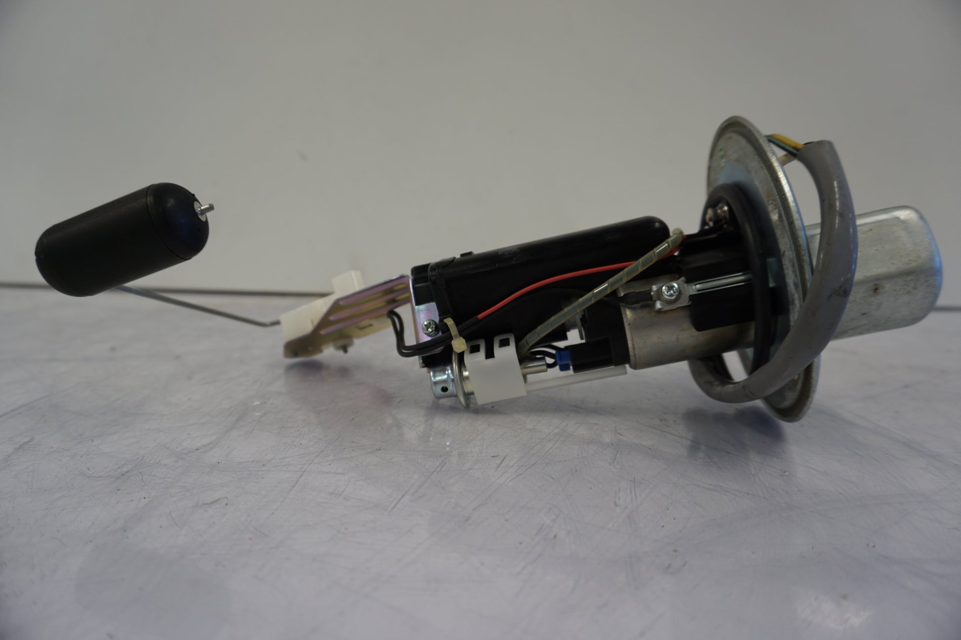 Extrabild2 på Bensinpump insprut från en Suzuki DL 1000 -2006 motorcykel.