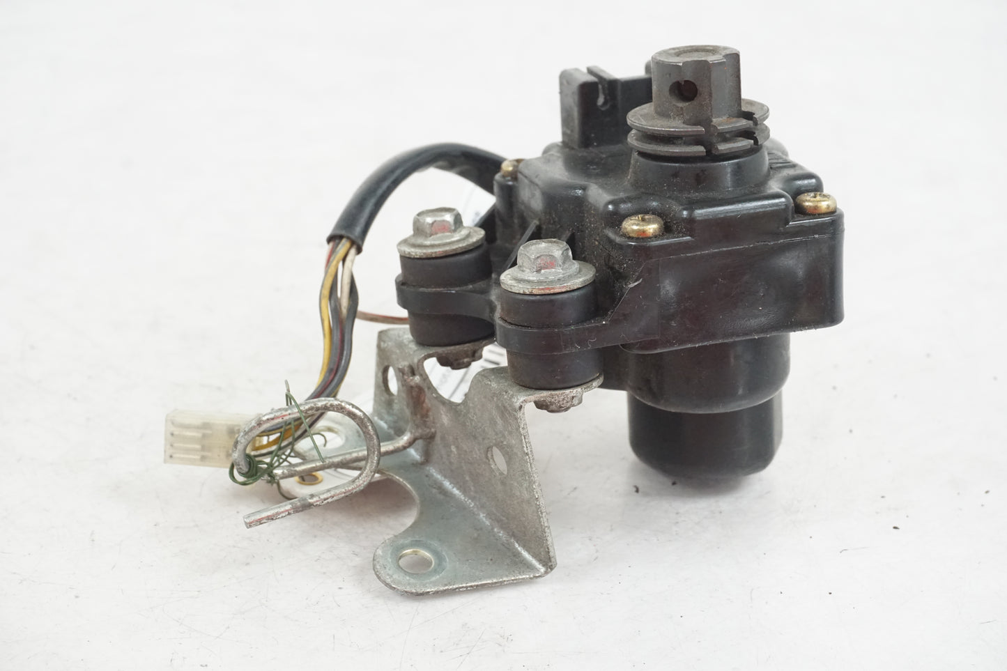 Baksidan på Avgasspjällmotor från en Yamaha YZF 750 R -1994 motorcykel.