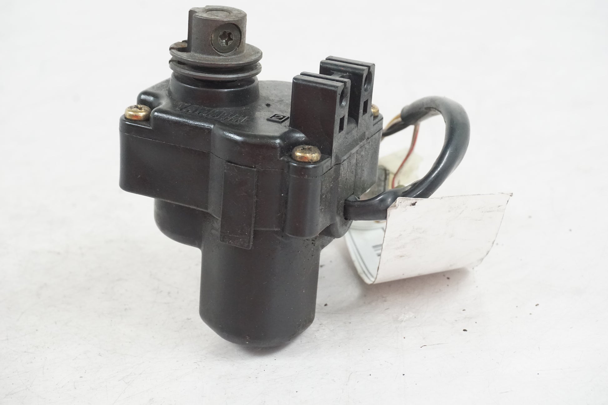 Höger sida på Avgasspjällmotor från en Yamaha YZF 750 R -1994 motorcykel.