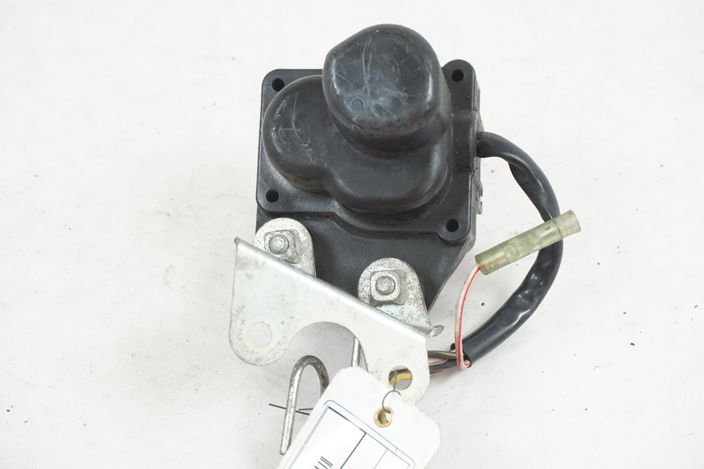 Vänster sida på Avgasspjällmotor från en Yamaha YZF 750 R -1994 motorcykel.