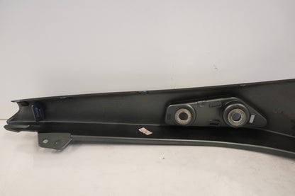 Snett uppifrån på Bakvinge från en Kawasaki ER-6N -2011 motorcykel.