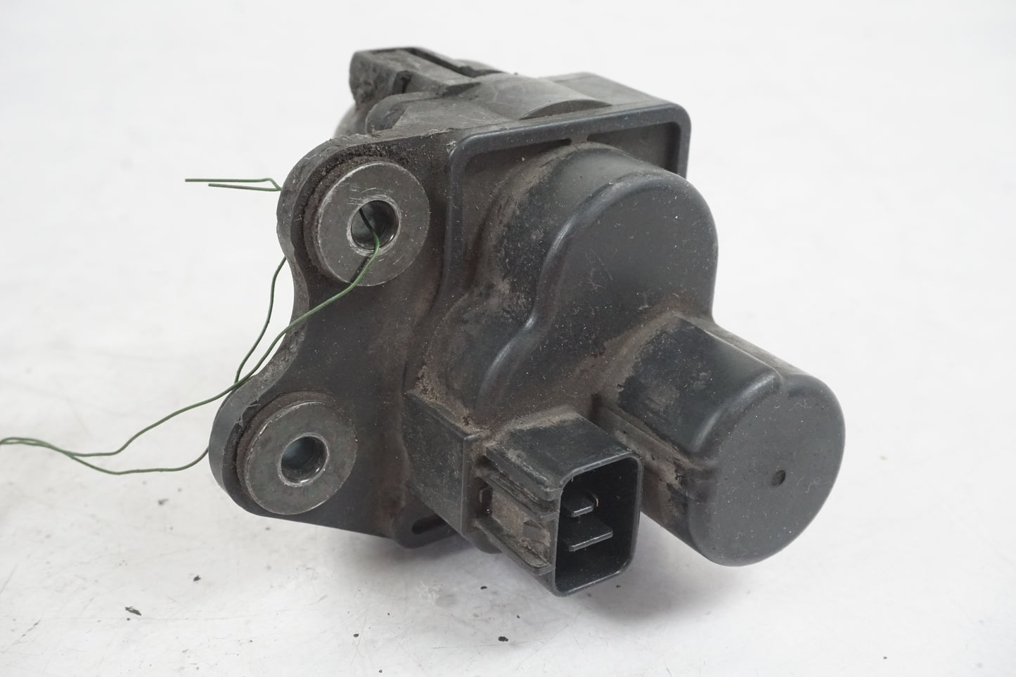 Framsidan på Avgasspjällmotor från en Yamaha YZF 1000 R1 -2005 motorcykel.