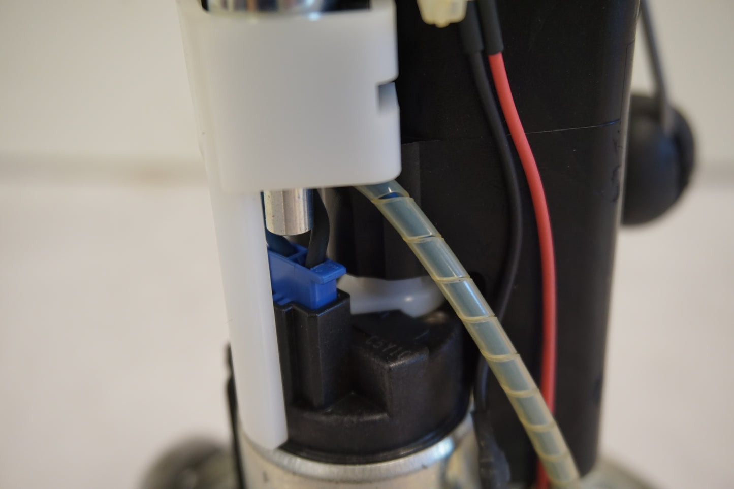 Extrabild7 på Bensinpump insprut från en Suzuki DL 1000 -2006 motorcykel.