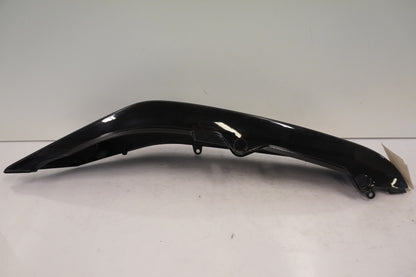 Snett uppifrån på Bakvinge från en Kawasaki ER-6F -2007 motorcykel.