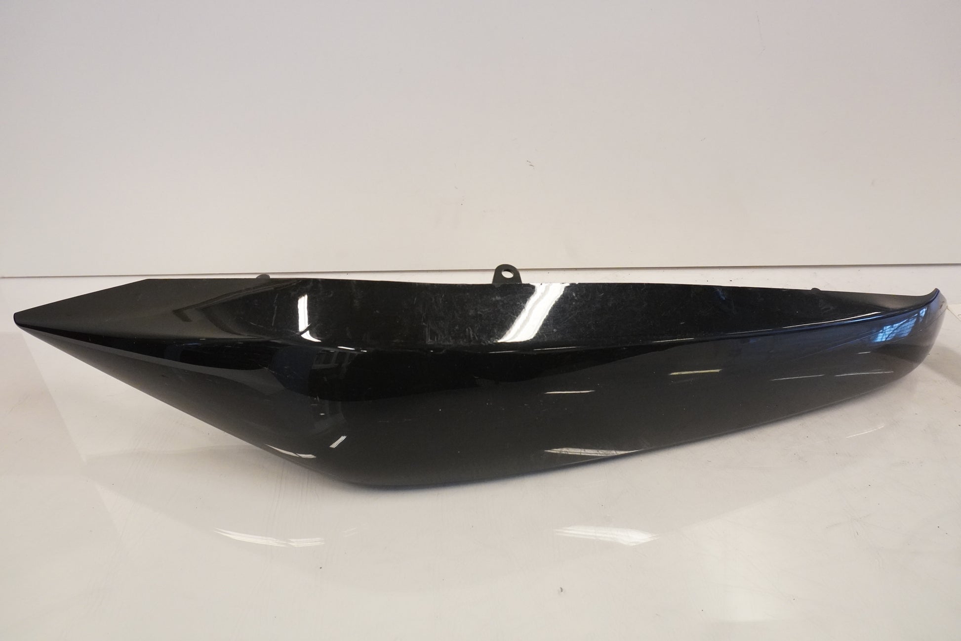 Framsidan på Bakvinge från en Kawasaki ER-6F -2007 motorcykel.