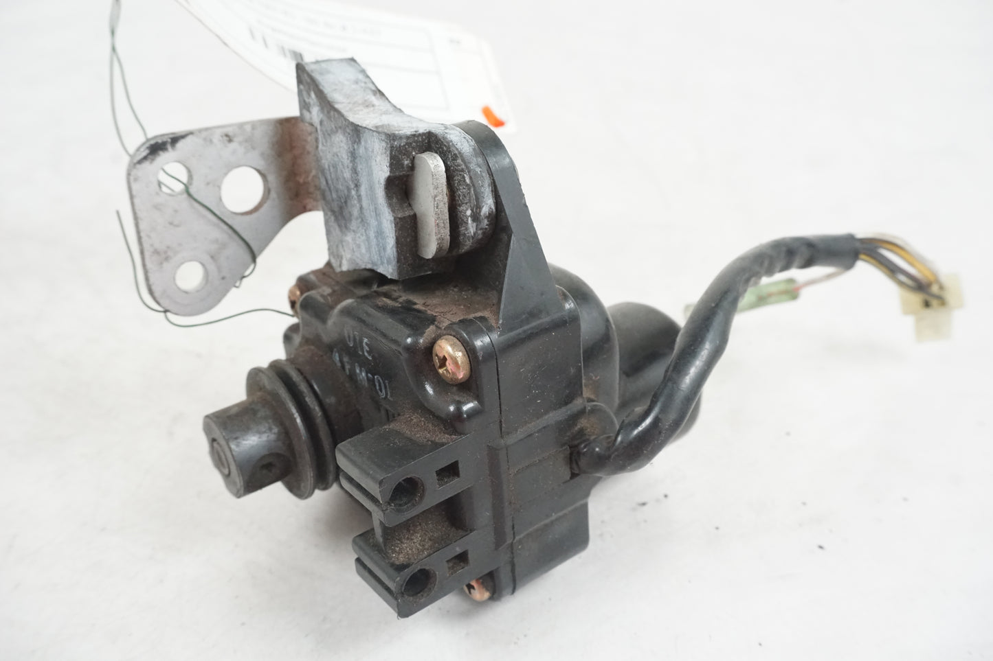 Framsidan på Avgasspjällmotor från en Yamaha YZF 1000 R1 -2000 motorcykel.