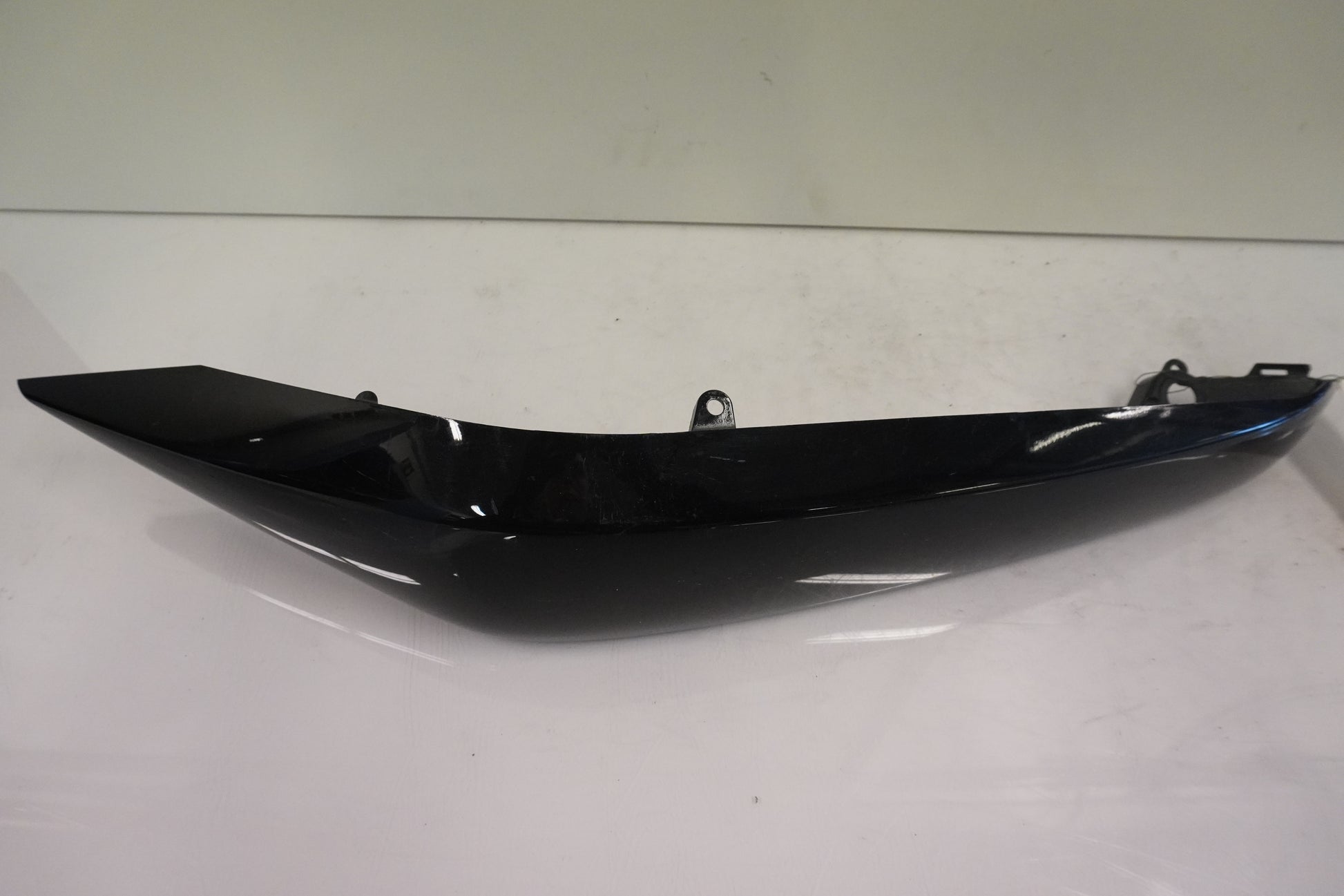 Baksidan på Bakvinge från en Kawasaki ER-6F -2007 motorcykel.