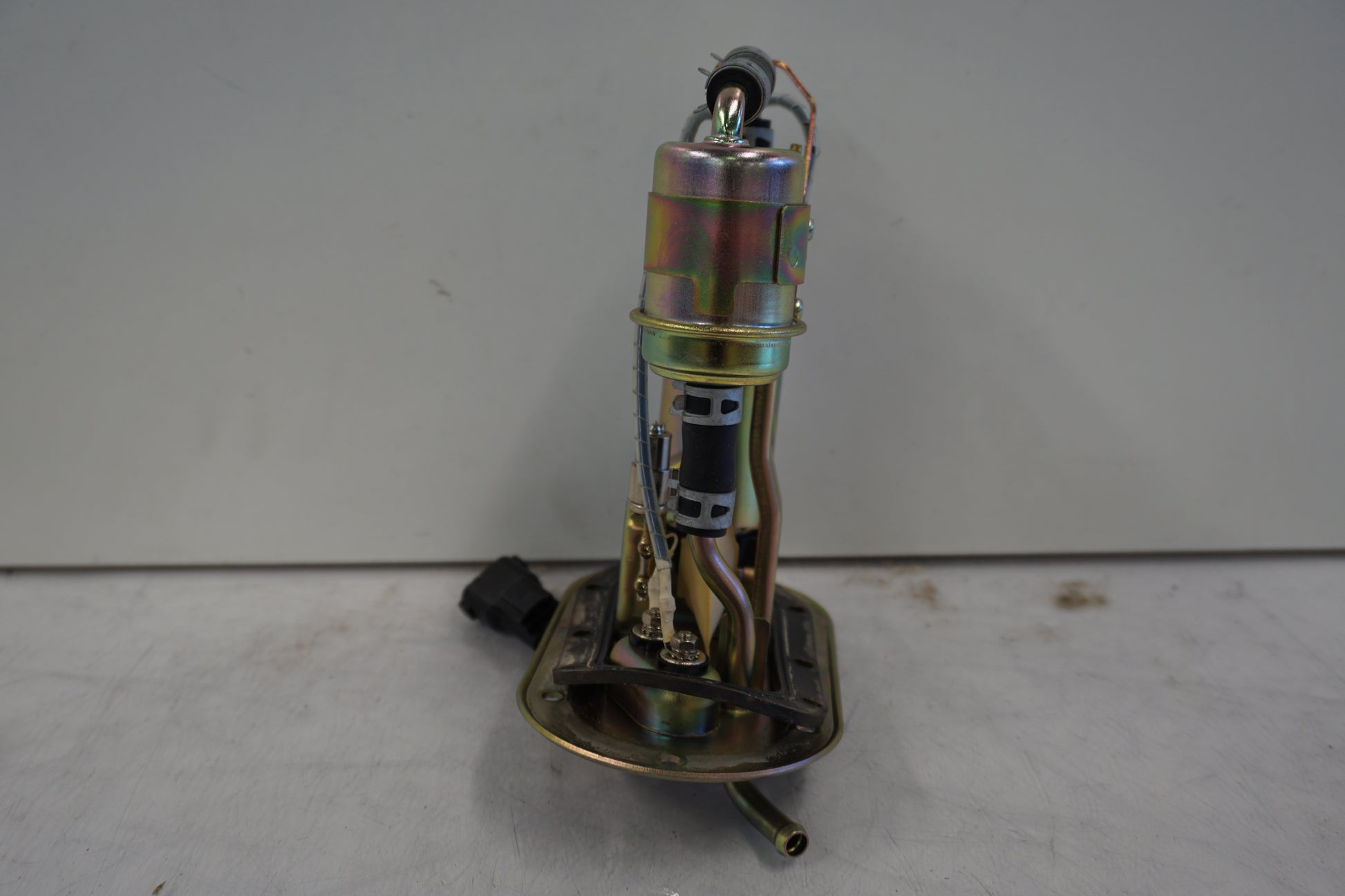 Baksidan på Bensinpump insprut från en Kawasaki ZX-12R -2001 motorcykel.