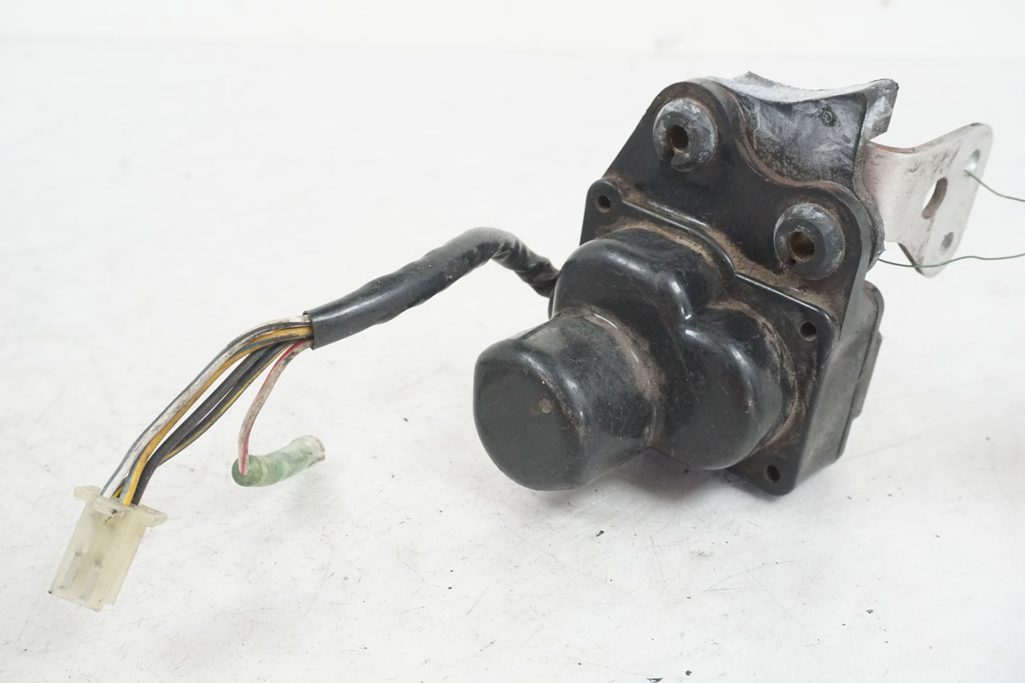 Höger sida på Avgasspjällmotor från en Yamaha YZF 1000 R1 -2000 motorcykel.