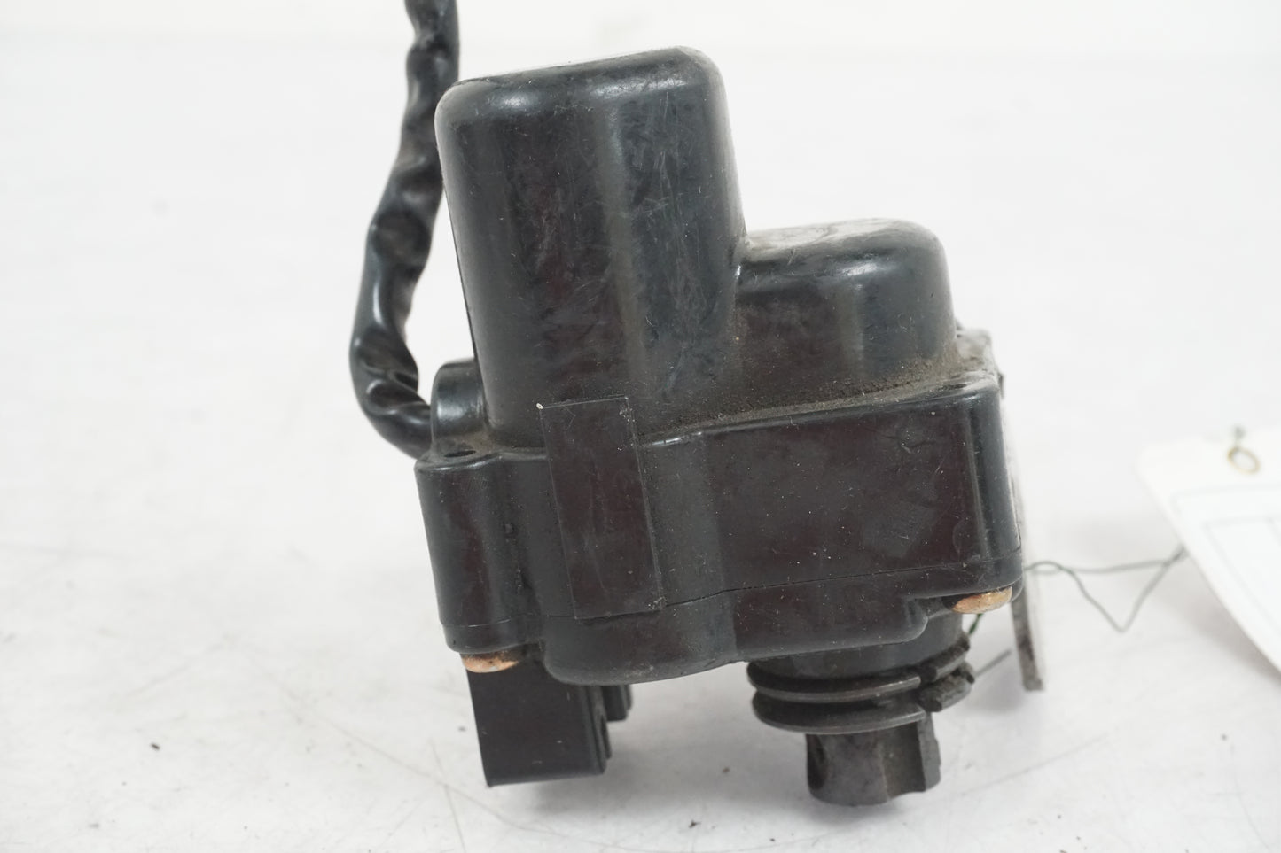 Vänster sida på Avgasspjällmotor från en Yamaha YZF 1000 R1 -2000 motorcykel.