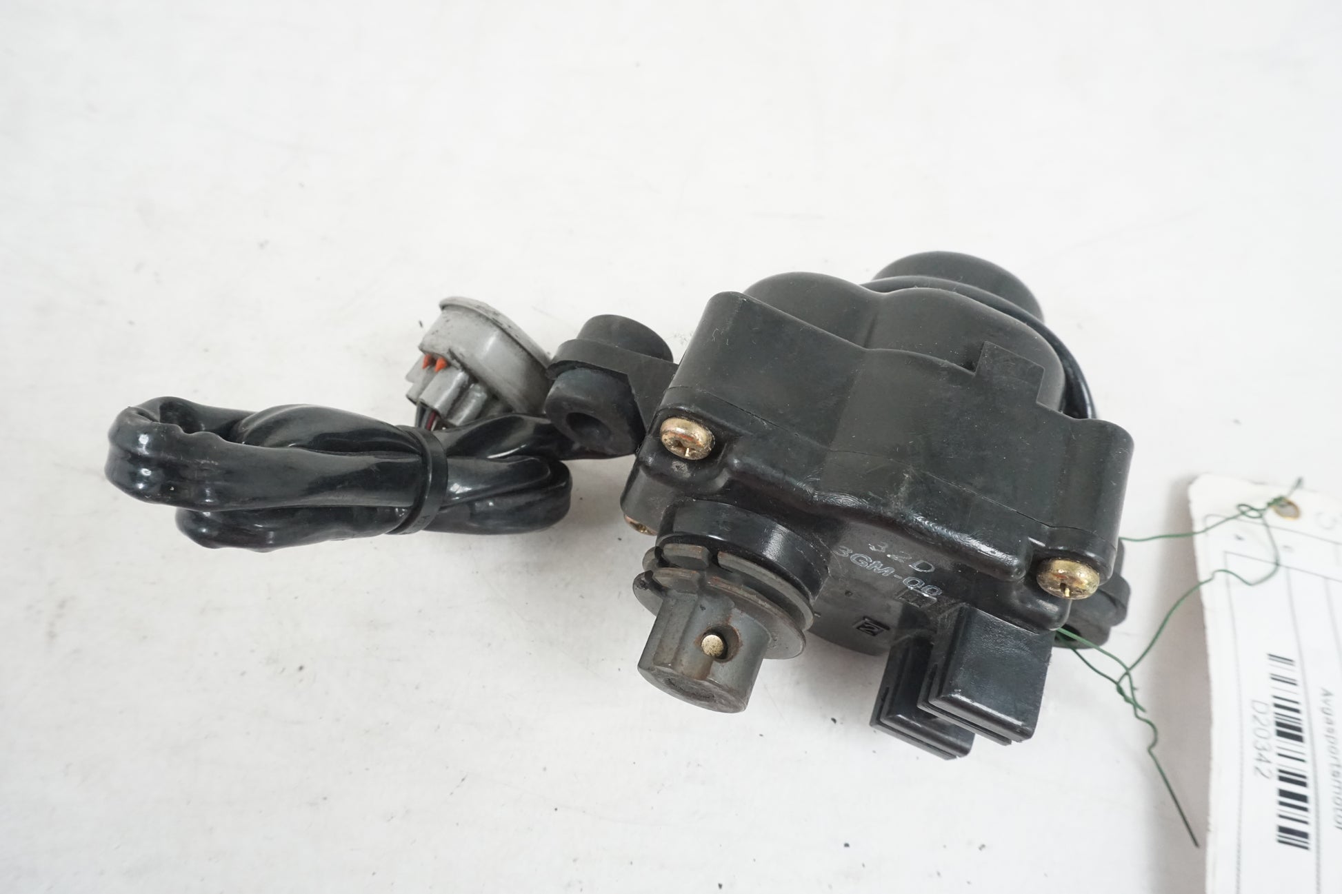 Baksidan på Avgasspjällmotor från en Yamaha FZR 1000 -1993 motorcykel.