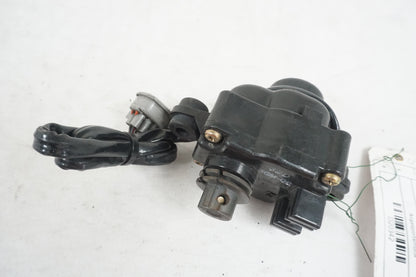 Baksidan på Avgasspjällmotor från en Yamaha FZR 1000 -1993 motorcykel.