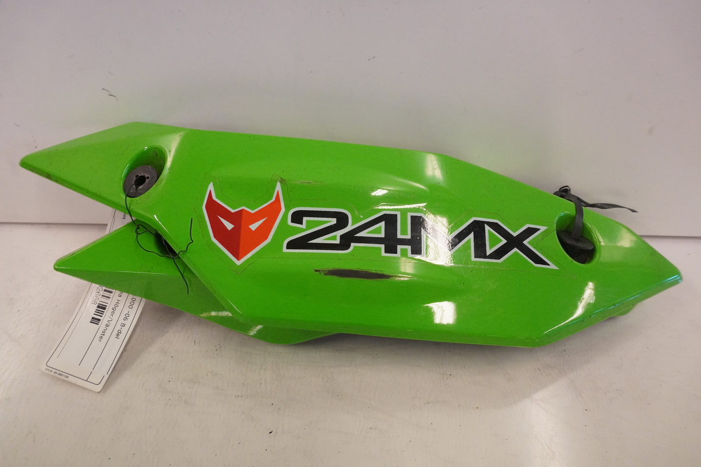 Framsidan på Magkåpa från en Kawasaki Z 1000 -2006 motorcykel.