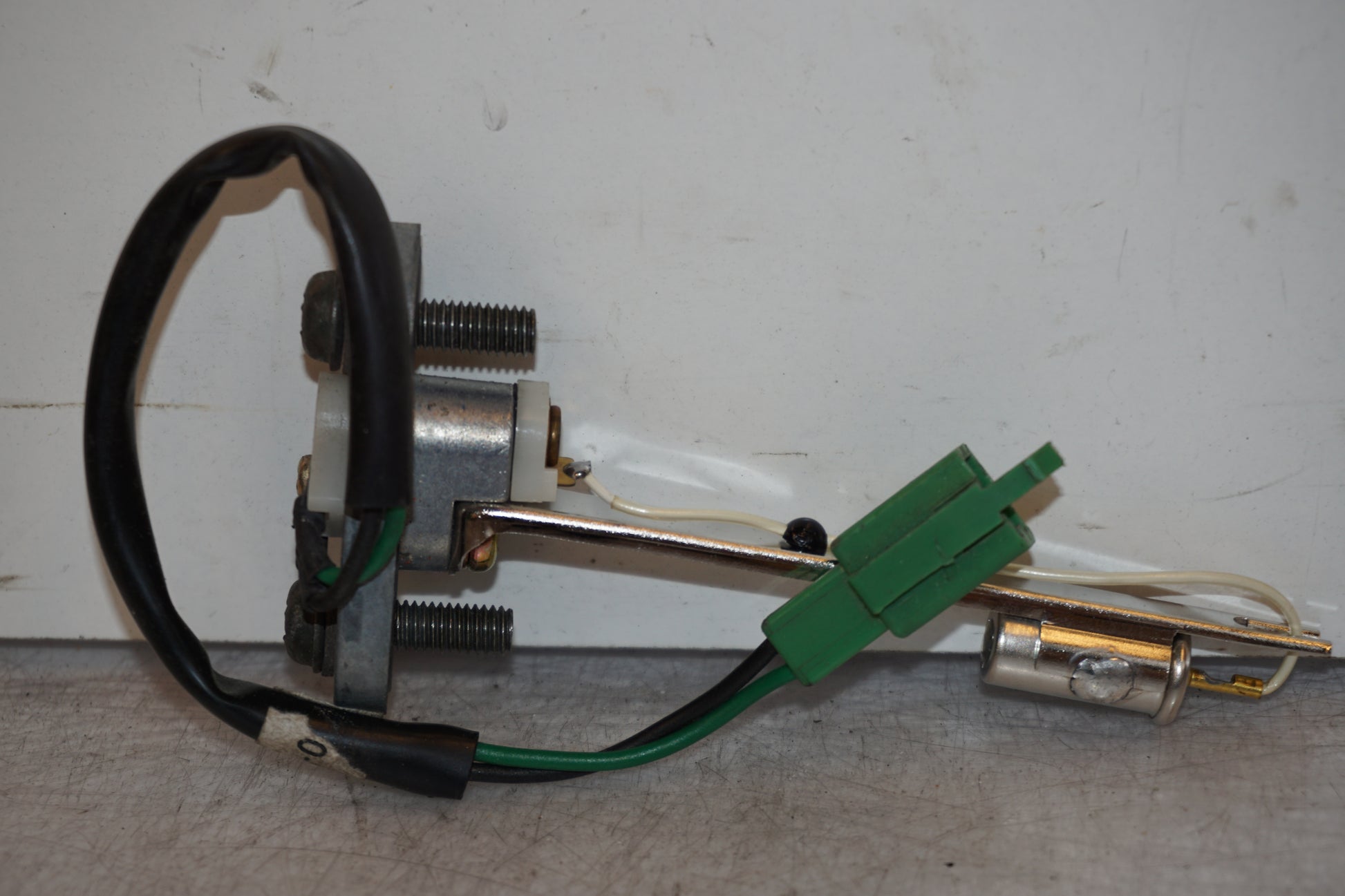 Framsidan på Bensintankgivare från en Yamaha YZF R6 -2000 motorcykel.