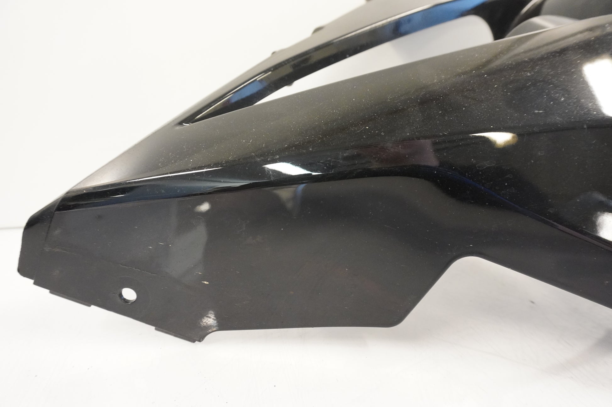 Baksidan på Sidopanel från en Kawasaki Z 1000 -2011 motorcykel.