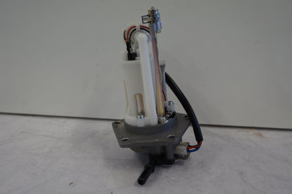 Baksidan på Bensinpump insprut från en Kawasaki ER-6F -2007 motorcykel.