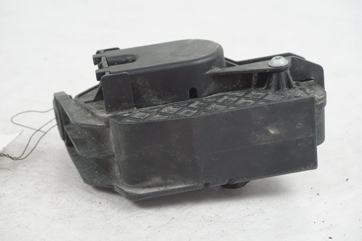 Vänster sida på Avgasspjällmotor från en BMW R 1200 RT -2011 motorcykel.