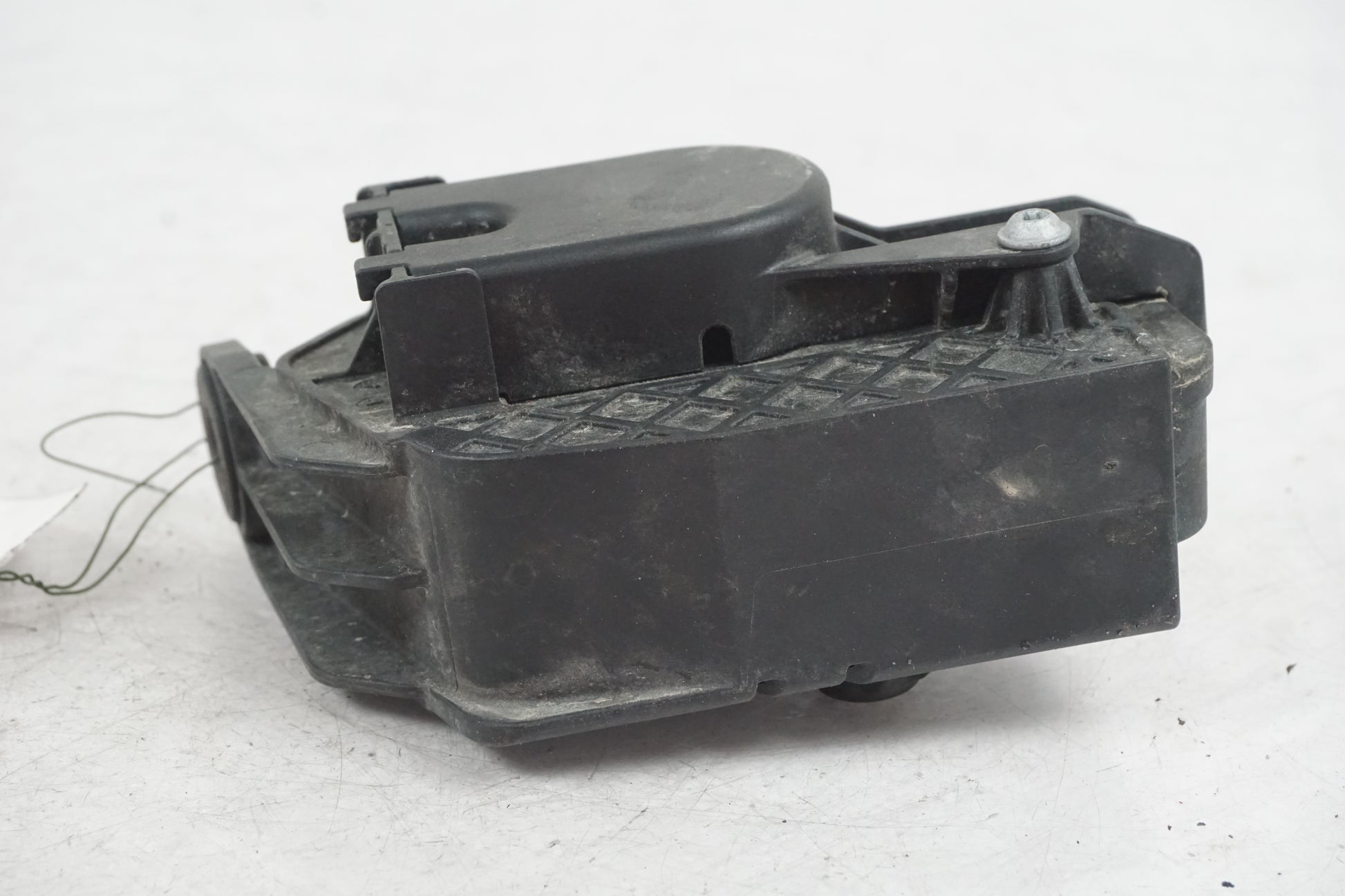 Vänster sida på Avgasspjällmotor från en BMW R 1200 RT -2011 motorcykel.