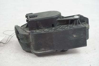 Vänster sida på Avgasspjällmotor från en BMW R 1200 RT -2011 motorcykel.