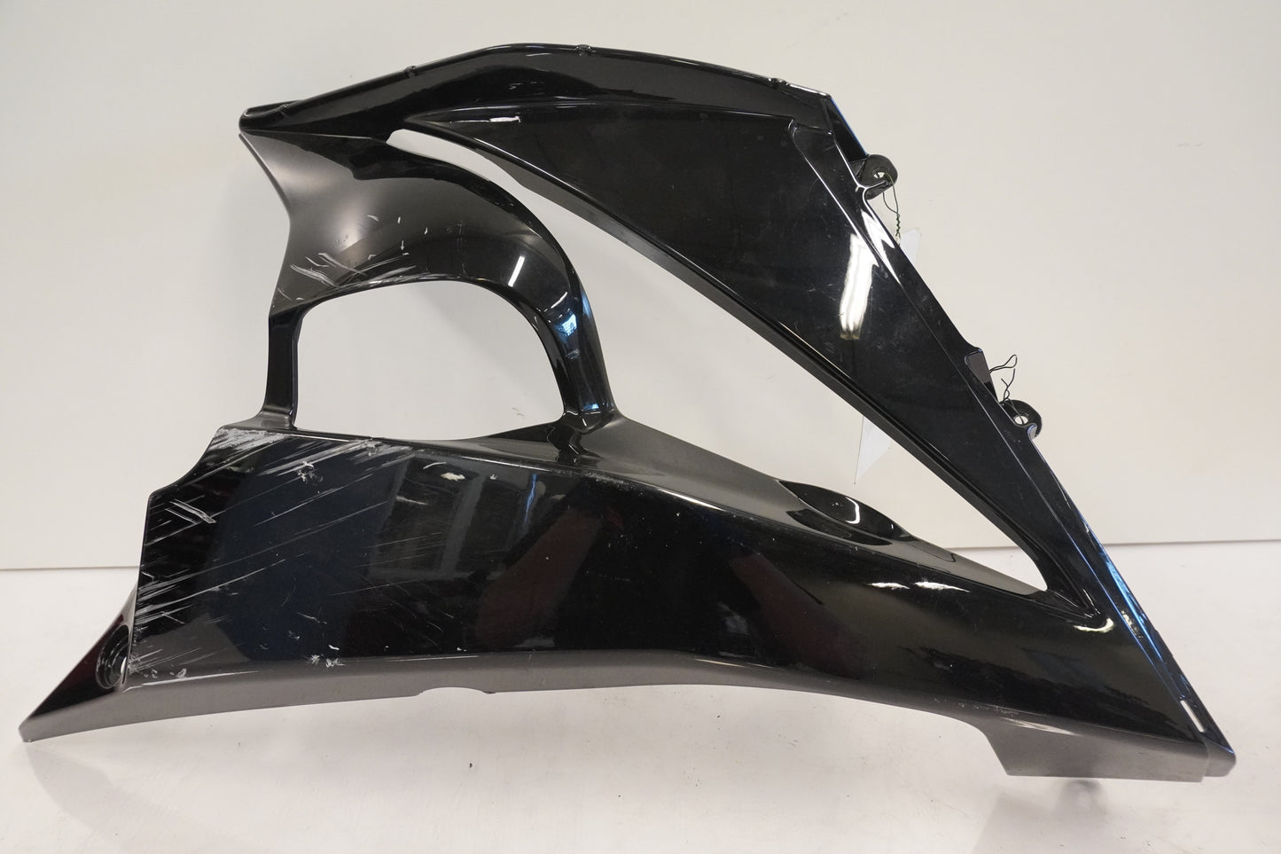 Framsidan på Magkåpa från en Kawasaki Z 1000 -2011 motorcykel.