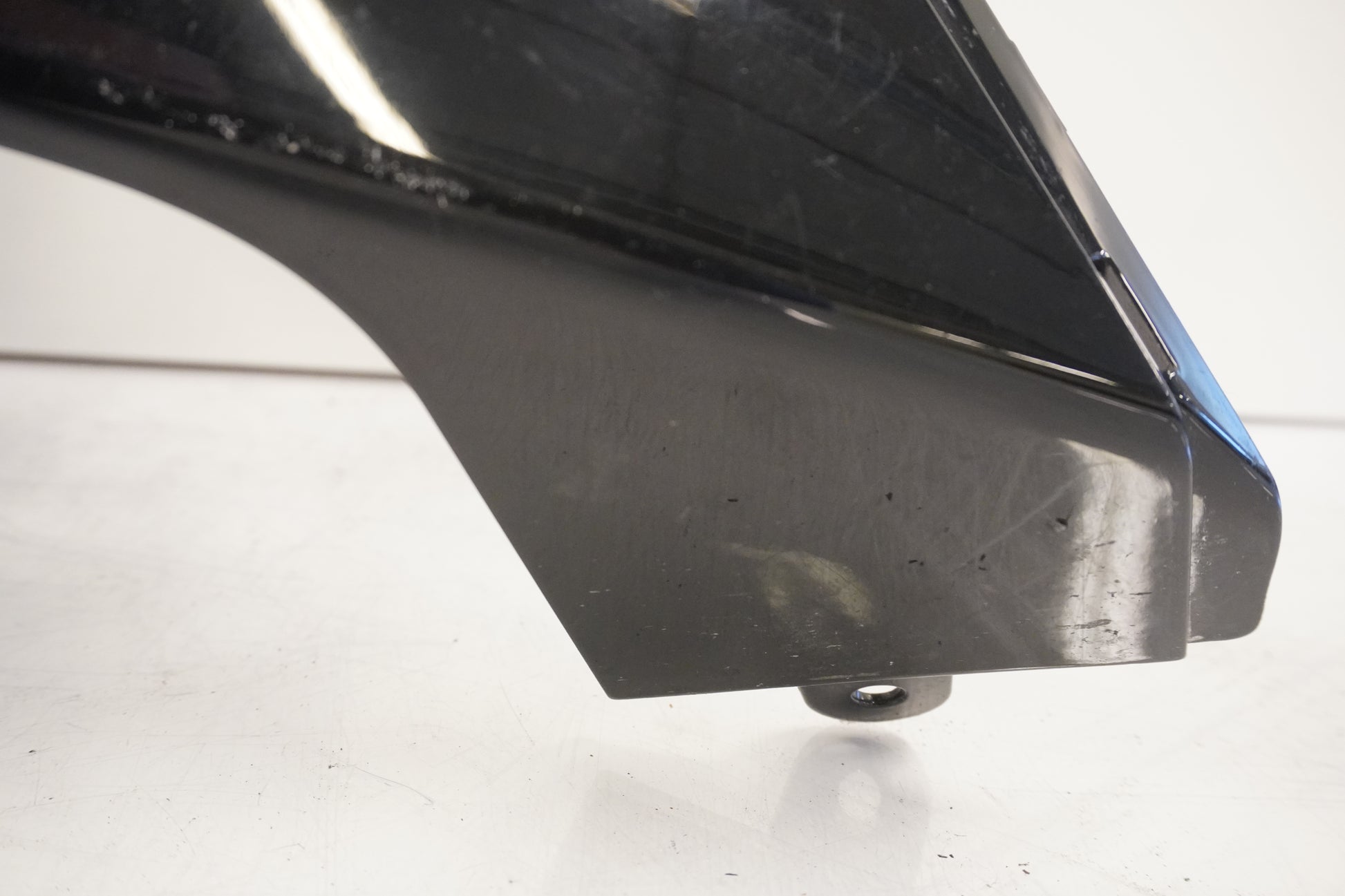 Baksidan på Magkåpa från en Kawasaki Z 1000 -2011 motorcykel.