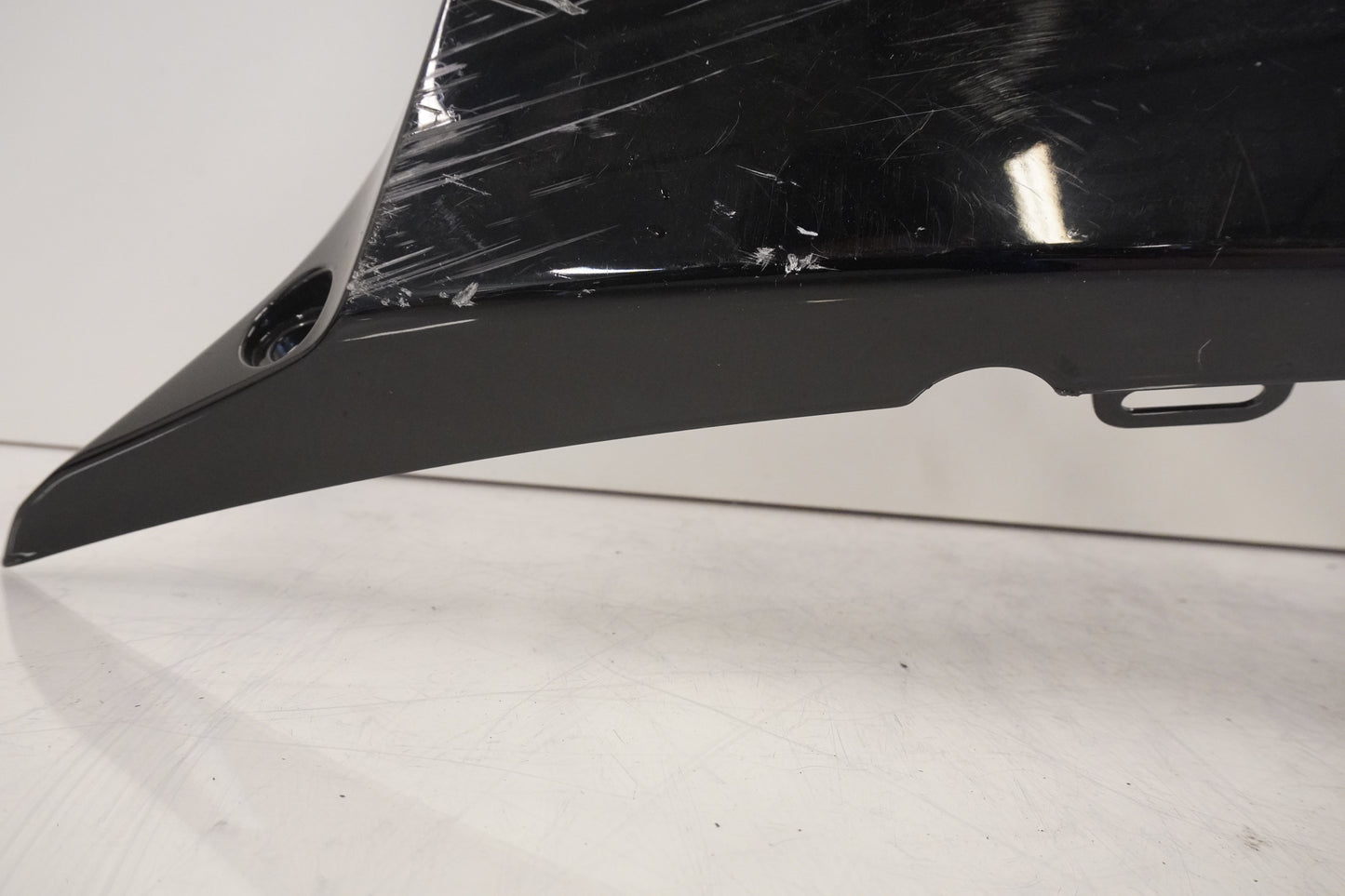 Höger sida på Magkåpa från en Kawasaki Z 1000 -2011 motorcykel.