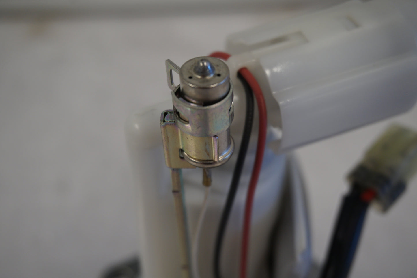 Extrabild4 på Bensinpump insprut från en Kawasaki ER-6F -2007 motorcykel.