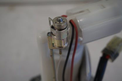 Extrabild4 på Bensinpump insprut från en Kawasaki ER-6F -2007 motorcykel.