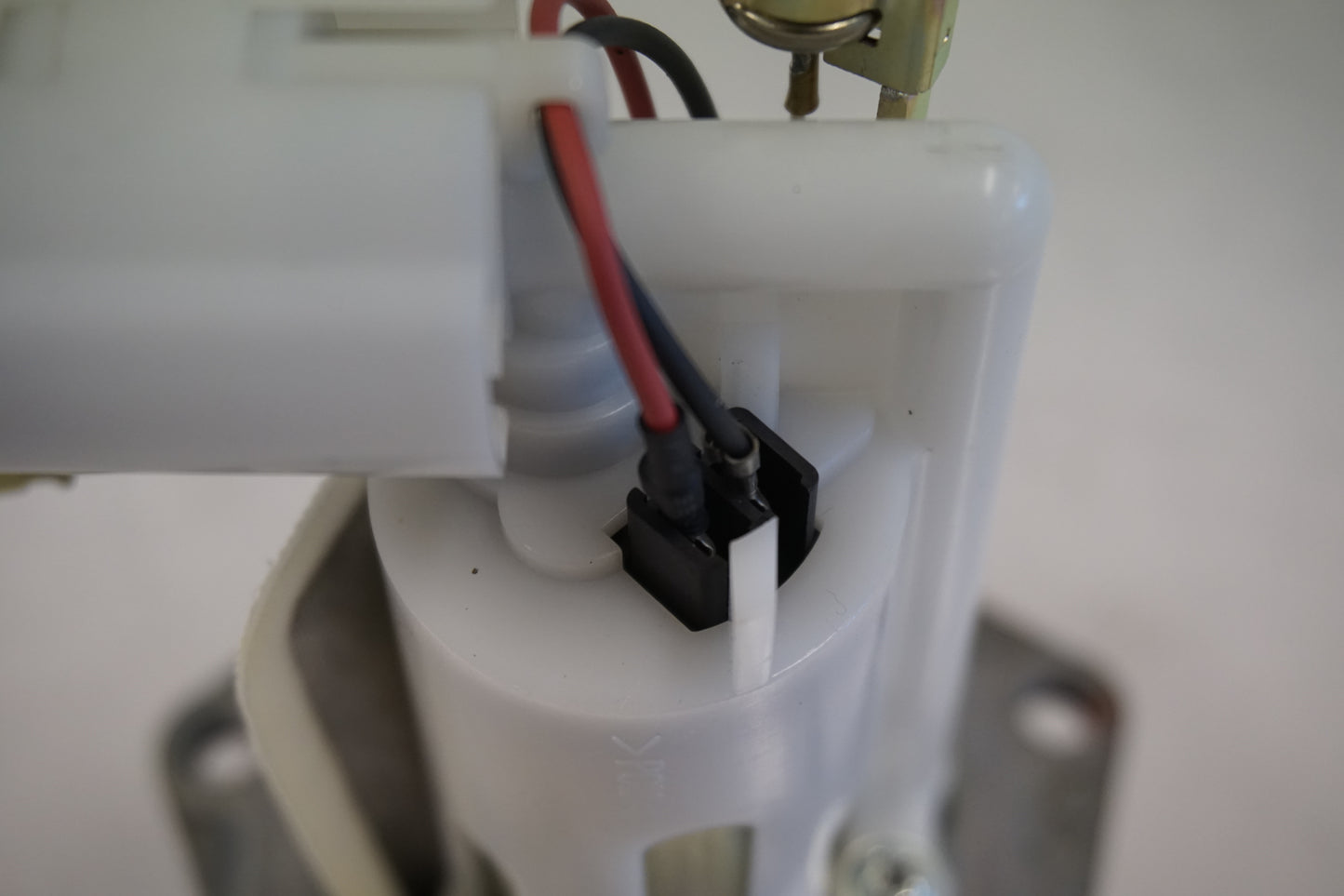 Extrabild6 på Bensinpump insprut från en Kawasaki ER-6F -2007 motorcykel.