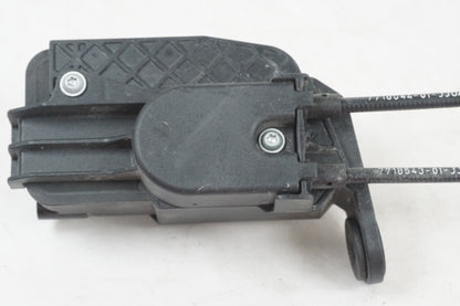 Baksidan på Avgasspjällmotor från en BMW R 1200 RT -2013 motorcykel.