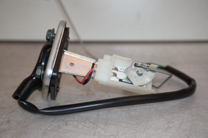 Snett uppifrån på Bensintankgivare från en Yamaha XJR 1300 -2005 motorcykel.