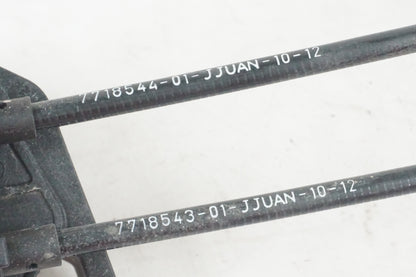 Höger sida på Avgasspjällmotor från en BMW R 1200 RT -2013 motorcykel.