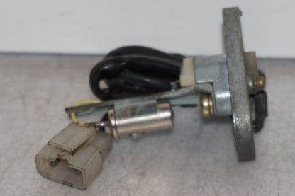 Baksidan på Bensintankgivare från en Yamaha XV 1100 -1993 motorcykel.