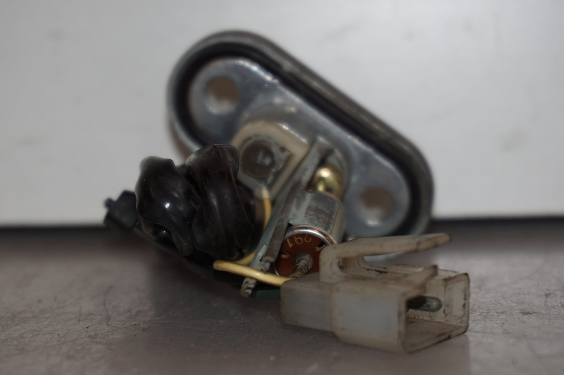 Höger sida på Bensintankgivare från en Yamaha XV 1100 -1993 motorcykel.