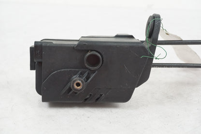 Snett nerifrån på Avgasspjällmotor från en BMW R 1200 GSA -2012 motorcykel.