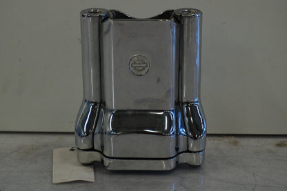 Framsidan på Styrfäste från en H-D Sportster 1200 XL1200C -1999 motorcykel.