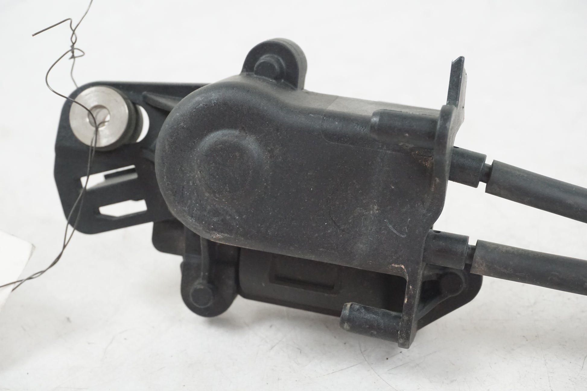 Baksidan på Avgasspjällmotor från en BMW R 1200 RS -2015 motorcykel.