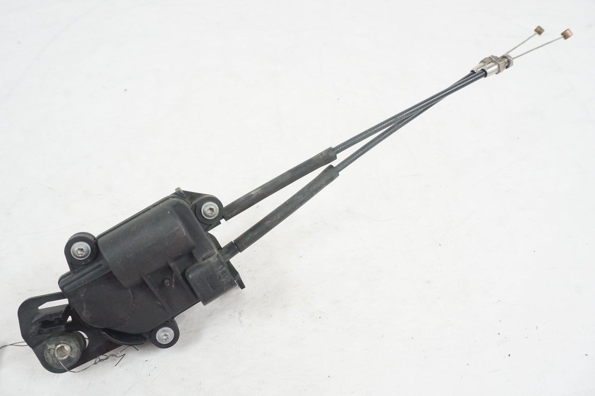 Vänster sida på Avgasspjällmotor från en BMW R 1200 RS -2015 motorcykel.