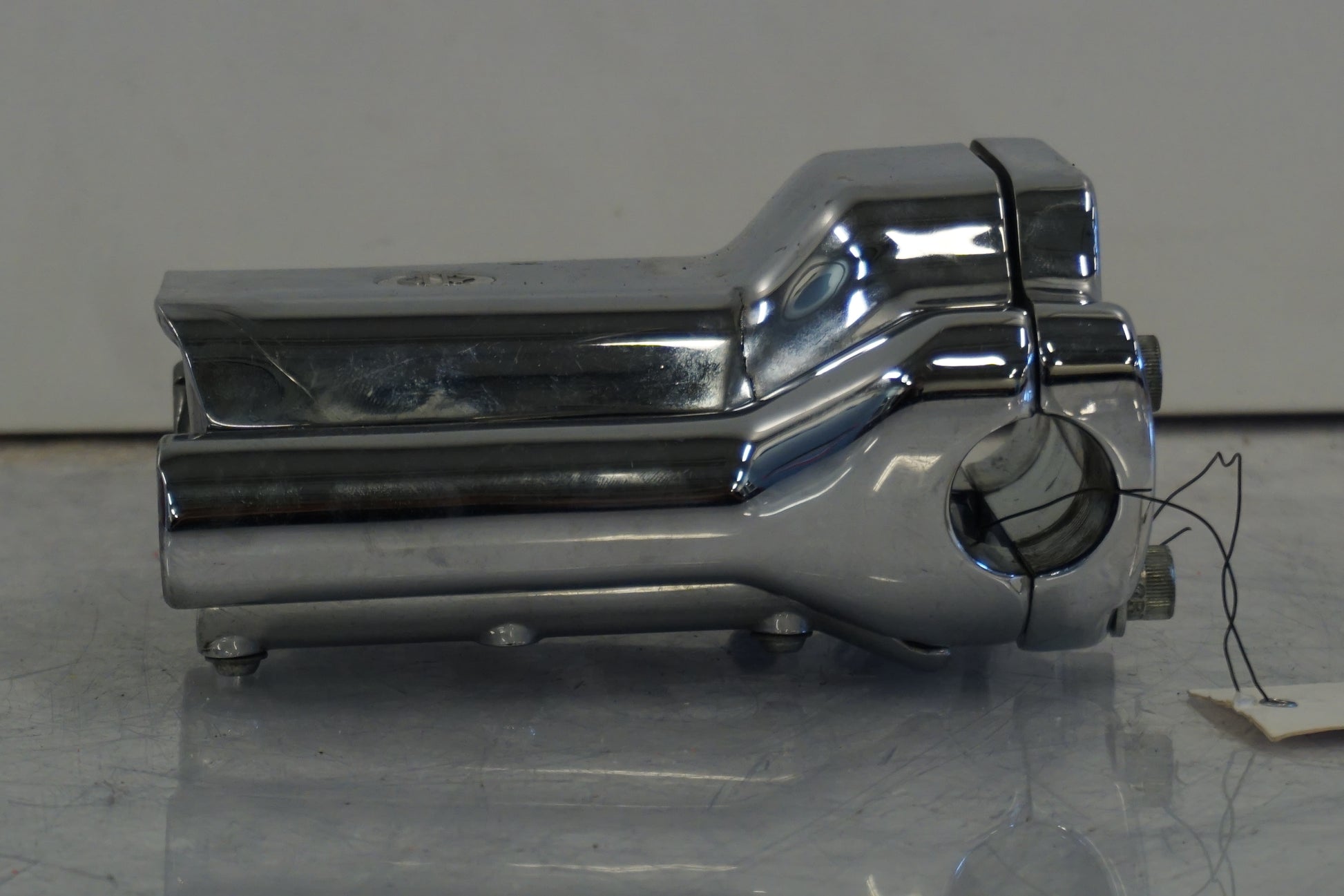 Extrabild4 på Styrfäste från en H-D Sportster 1200 XL1200C -1999 motorcykel.