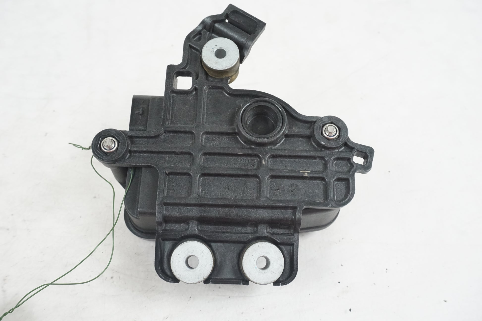 Vänster sida på Avgasspjällmotor från en BMW S 1000 RR -2013 motorcykel.